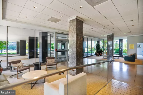 Washington, DC 20037,2475 VIRGINIA AVE NW #618