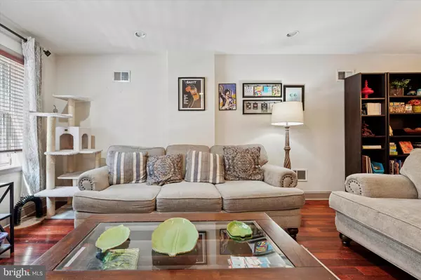 Philadelphia, PA 19145,2423 S BANCROFT ST