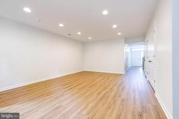 Glen Burnie, MD 21061,227 TRUCK FARM DR