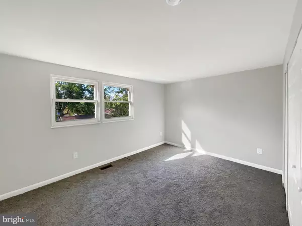 Sterling, VA 20164,113 N HARRISON RD