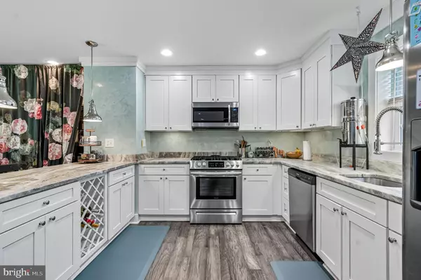 Philadelphia, PA 19128,909 GLENROY RD