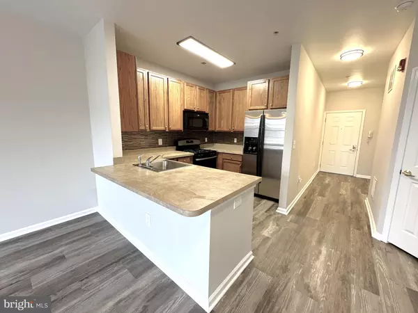 Clementon, NJ 08021,525 HIGHLAND ESTS