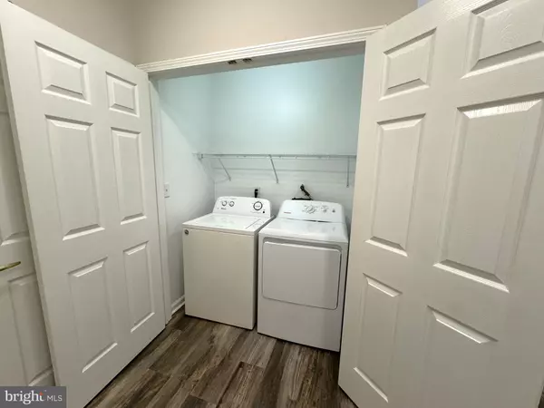 Clementon, NJ 08021,525 HIGHLAND ESTS