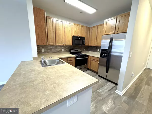 Clementon, NJ 08021,525 HIGHLAND ESTS