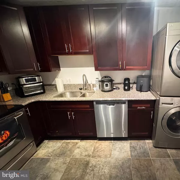 Alexandria, VA 22304,6301 STEVENSON AVE #711
