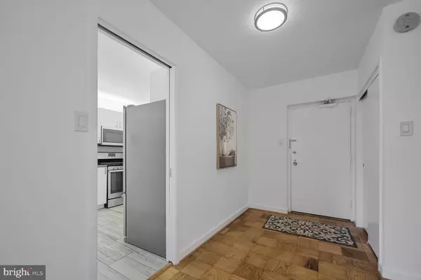 Chevy Chase, MD 20815,5500 FRIENDSHIP BLVD #1422N