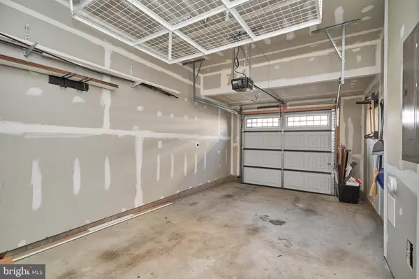 Sterling, VA 20166,45116 KINCORA