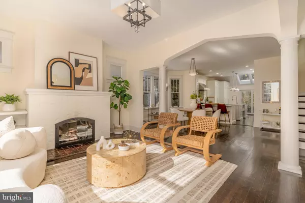 2939 MACOMB ST NW, Washington, DC 20008