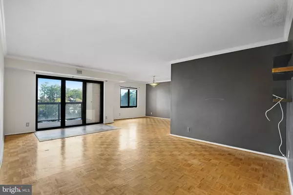 Alexandria, VA 22304,205 YOAKUM PKWY #223