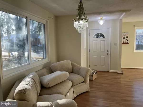 Rockville, MD 20851,2012 HENRY RD