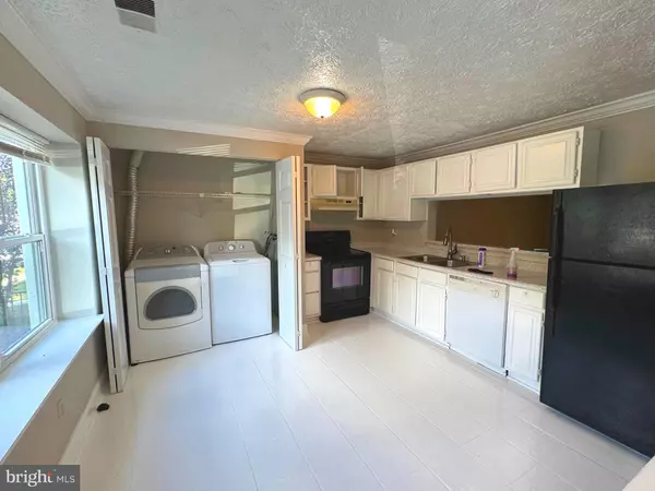 Triangle, VA 22172,3615 WHARF LN