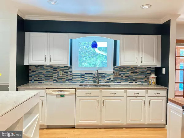 Severna Park, MD 21146,207 OAK AVE