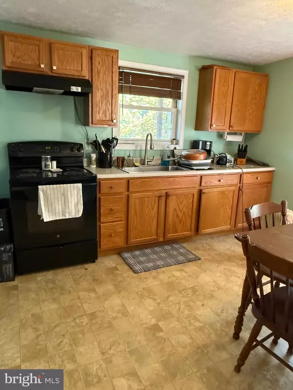 Moorefield, WV 26836,7325 TROUGH RD