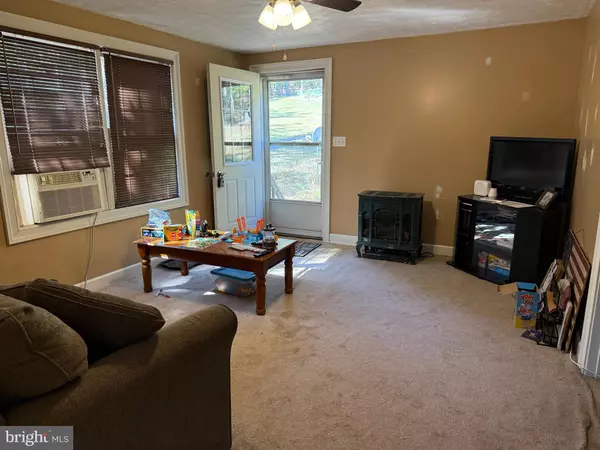 Moorefield, WV 26836,7325 TROUGH RD