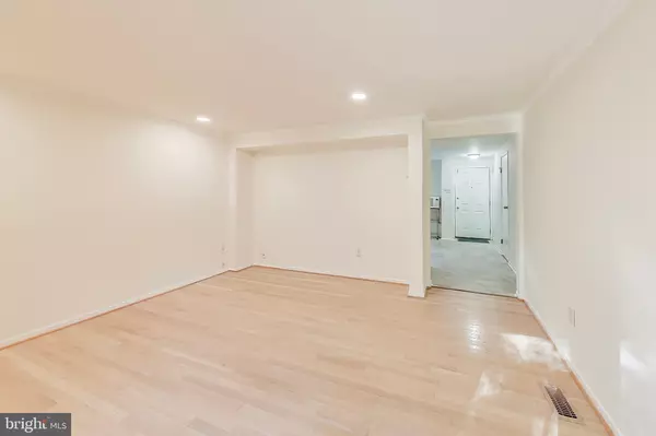 Potomac, MD 20854,8932 BARROWGATE CT