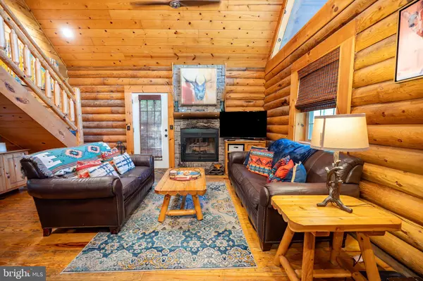 Oakland, MD 21550,50 VILLAGE DR #7