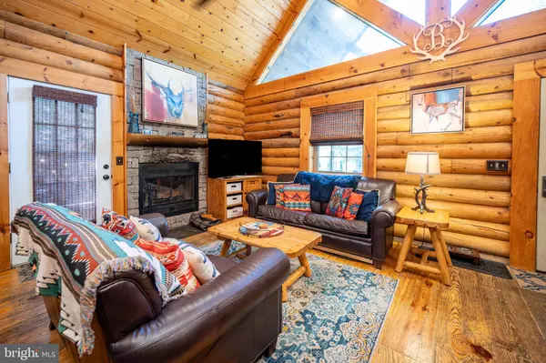 Oakland, MD 21550,50 VILLAGE DR #7