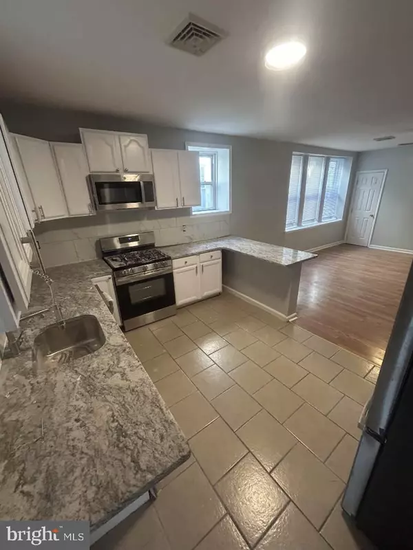 Philadelphia, PA 19143,1311 S 52ND ST #3