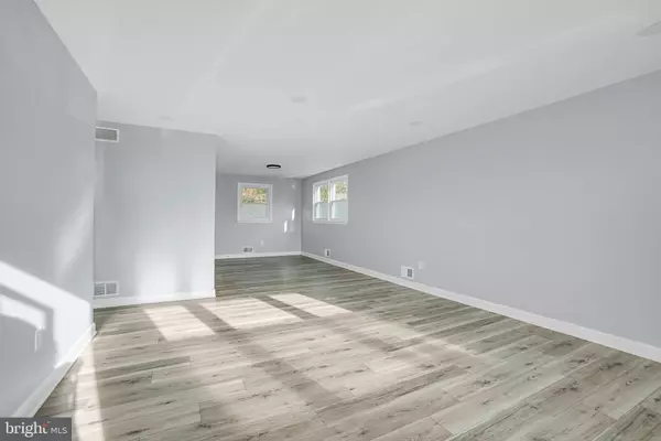 Baltimore, MD 21207,5922 BALTIMORE ST