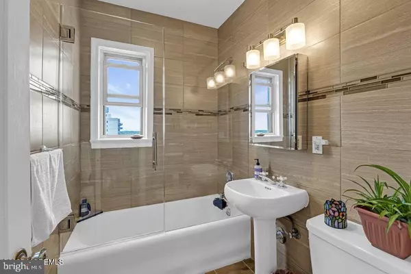 Asbury Park, NJ 07712,400 DEAL LAKE DR #8F