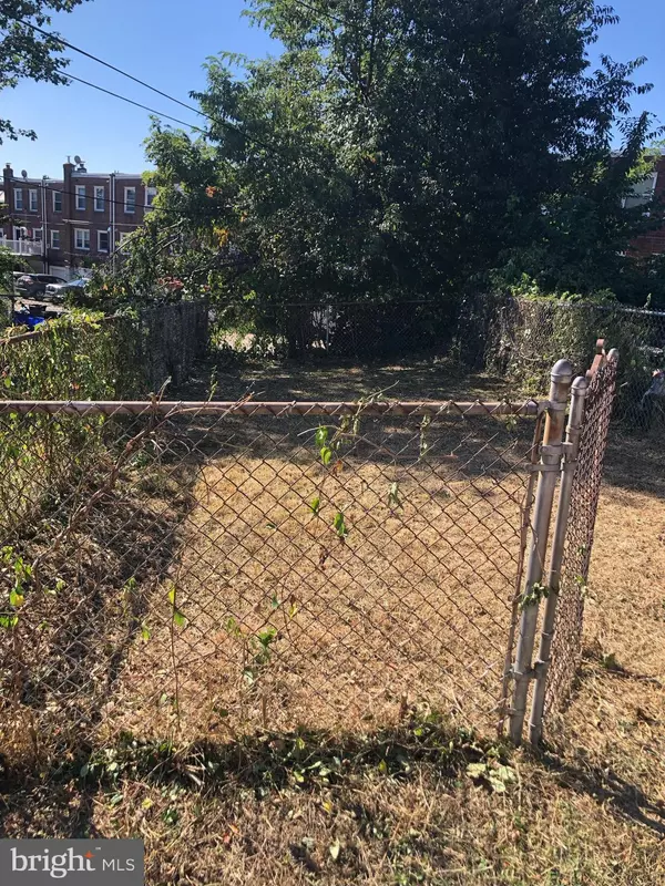 Philadelphia, PA 19120,152 E WALNUT PARK DR