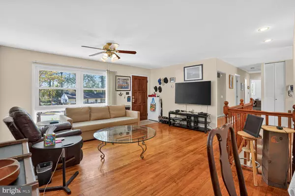 Vienna, VA 22180,1405 ROSS DR SW