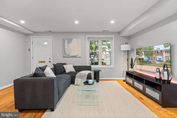 Alexandria, VA 22302,3823 JAY AVE