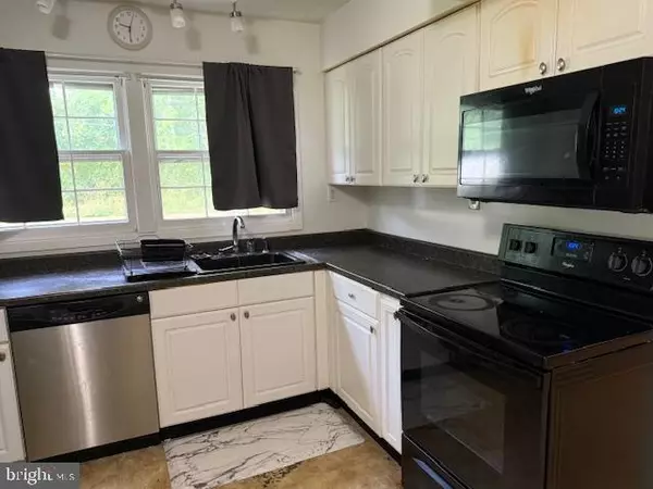 Willingboro, NJ 08046,283 NORTHAMPTON DR