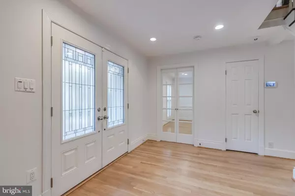 Mclean, VA 22102,7829 OLD DOMINION DR