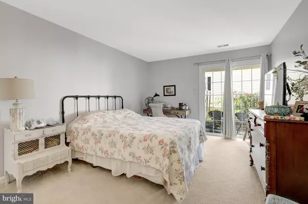 Oakton, VA 22124,10205-B ASHBROOKE CT #30