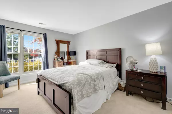 Oakton, VA 22124,10205-B ASHBROOKE CT #30