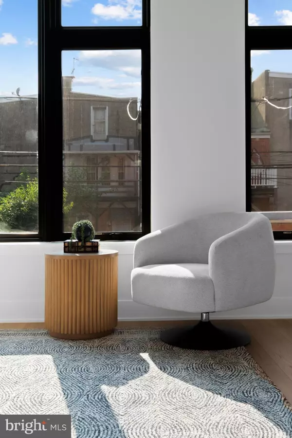 Philadelphia, PA 19130,739 N CAPITOL ST