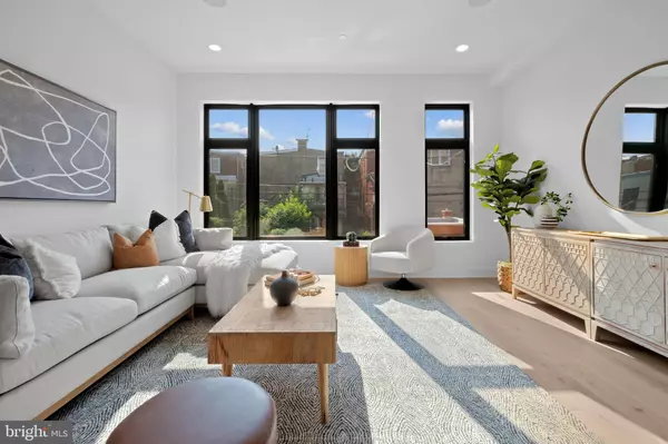 Philadelphia, PA 19130,739 N CAPITOL ST