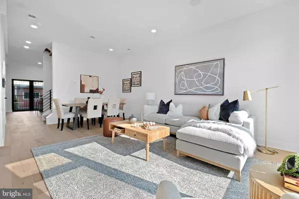 Philadelphia, PA 19130,739 N CAPITOL ST