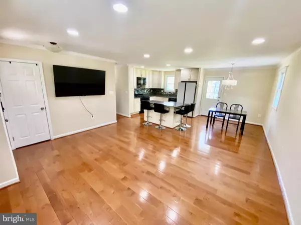 Suitland, MD 20746,3809 WALNUT LN