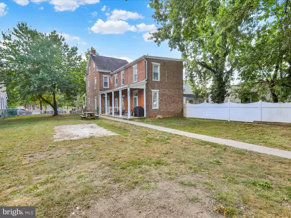 Pottstown, PA 19464,839 SOUTH ST