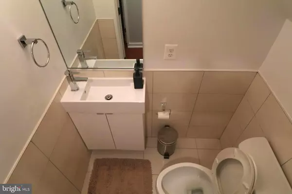 Washington, DC 20019,4106 GAULT PL NE #5