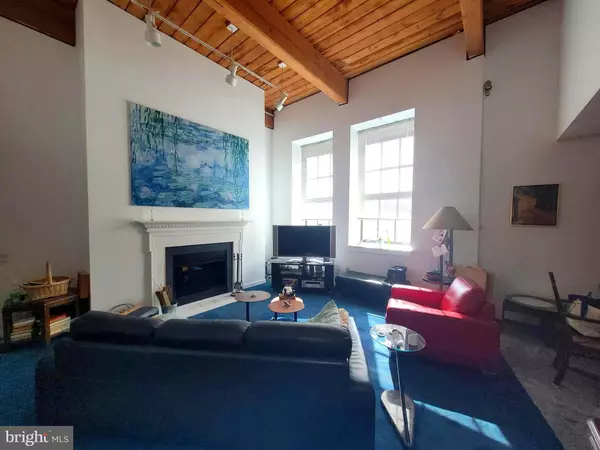 Philadelphia, PA 19106,11--15 N 2ND ST #306