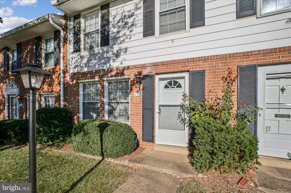 Sterling, VA 20164,113 N COLLEGE DR #175