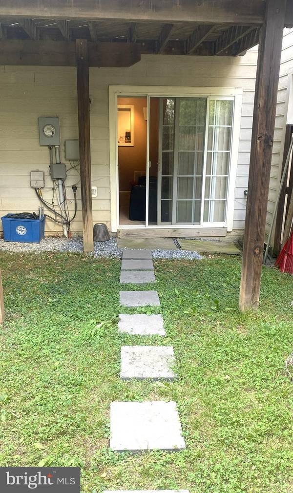 Herndon, VA 20170,168 HERNDON MILL CIR #(BASEMENT SUITE)