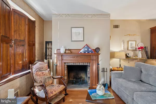 Philadelphia, PA 19145,2325 S LAMBERT ST