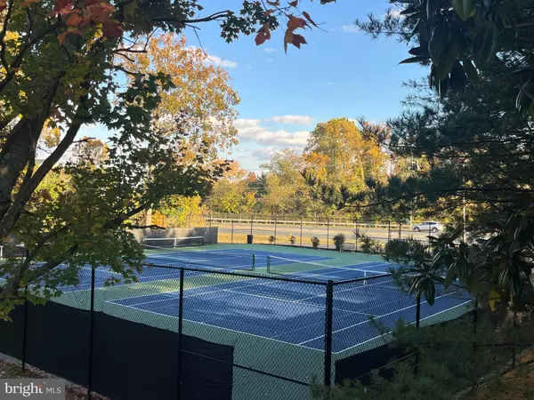 Alexandria, VA 22312,5432 EDSALL RIDGE PL