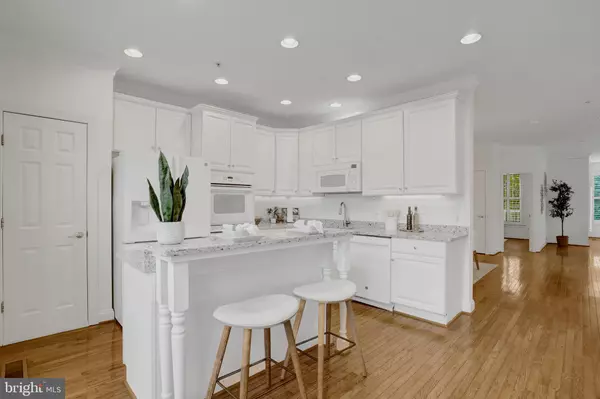 Alexandria, VA 22312,5432 EDSALL RIDGE PL