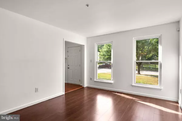 Clinton, MD 20735,9902 FOX RUN DR