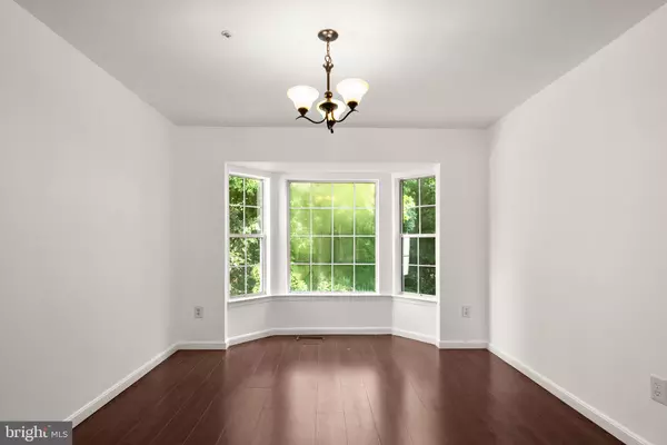 Clinton, MD 20735,9902 FOX RUN DR