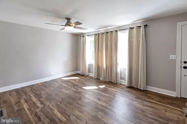 Bellmawr, NJ 08031,209 LAKE DR