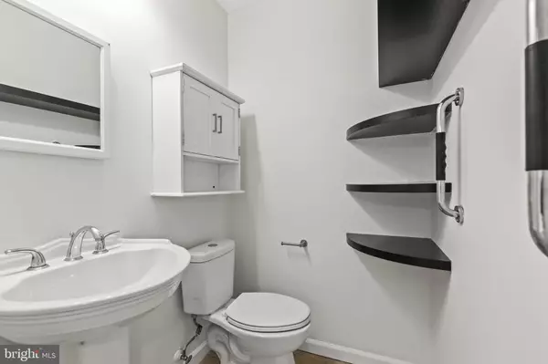 Landover, MD 20785,7724 SWAN TER