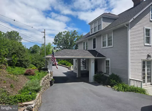Blue Ridge Summit, PA 17214,14946 CHARMIAN RD