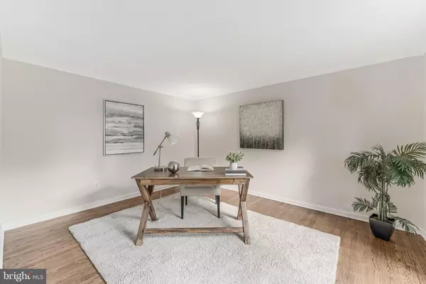 Herndon, VA 20171,13430 HIDDEN MEADOW CT