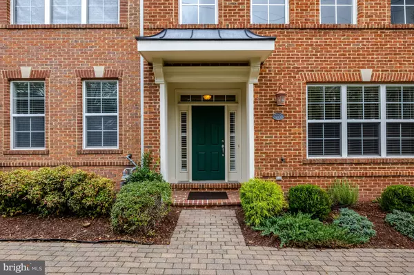 Herndon, VA 20170,220 HERNDON STATION SQ